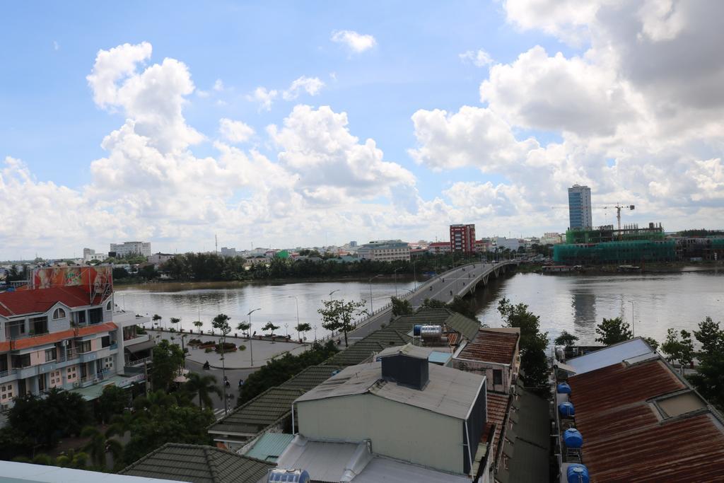 Palace Hotel Rạch Giá Luaran gambar